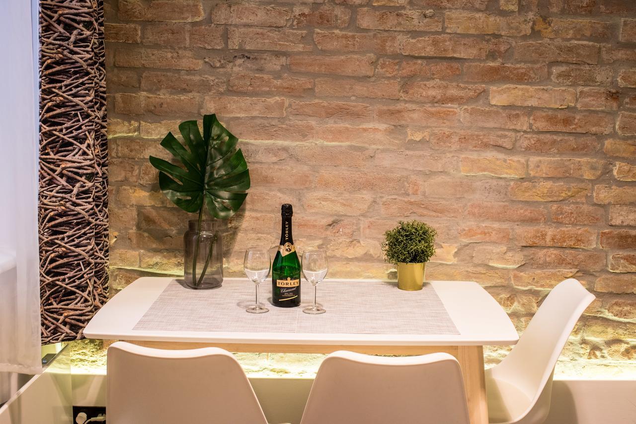 Very Stylish And Fresh Studio Home In The Center 布达佩斯 外观 照片