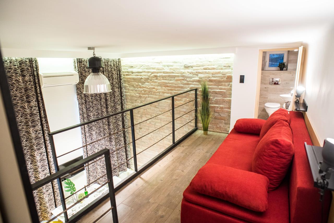 Very Stylish And Fresh Studio Home In The Center 布达佩斯 外观 照片