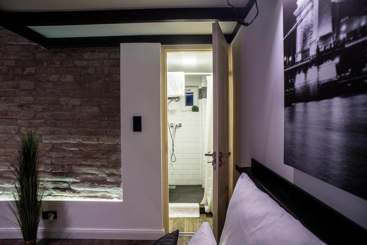 Very Stylish And Fresh Studio Home In The Center 布达佩斯 外观 照片